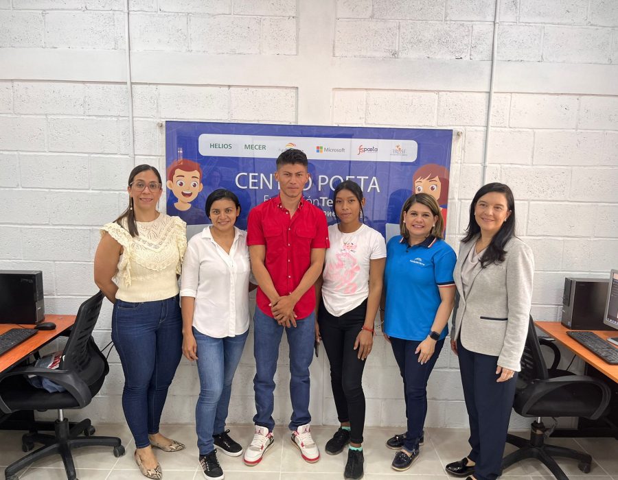 inauguran el Centro de Habilidades digitales (POETA) en el Centro Comunitario San José de la Landa, Choluteca.