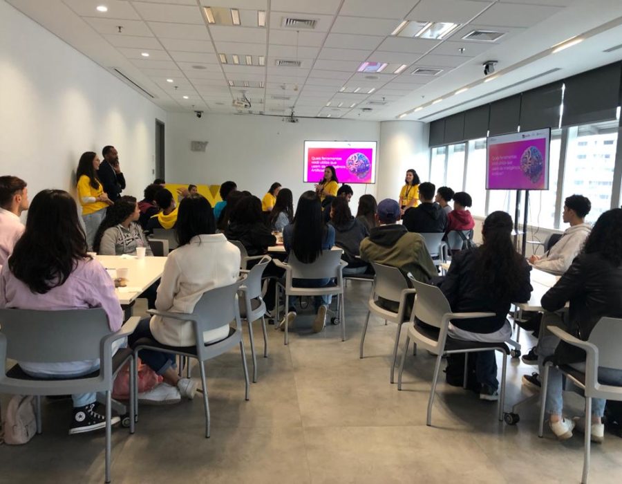 EY Brasil se suma a las capacitaciones con voluntarios en el país.