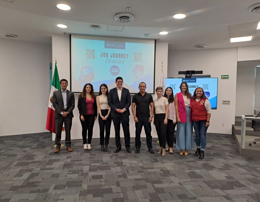 ¿Cómo adentrarte en la búsqueda de tu primer empleo? – Oficial de Programa DIA participa en actividad de networking con estudiantes universitarios